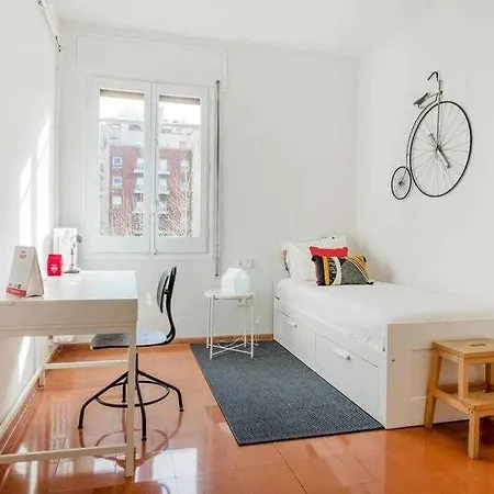 New Floor With A Lot Of Light & Air-con *