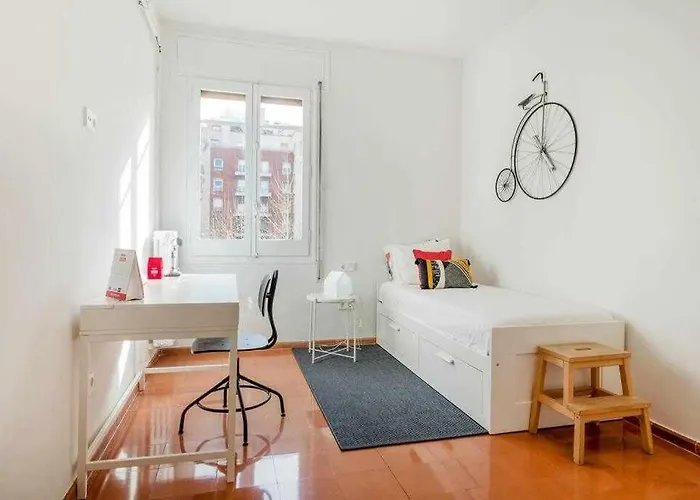 New Floor With A Lot Of Light & Air-con *