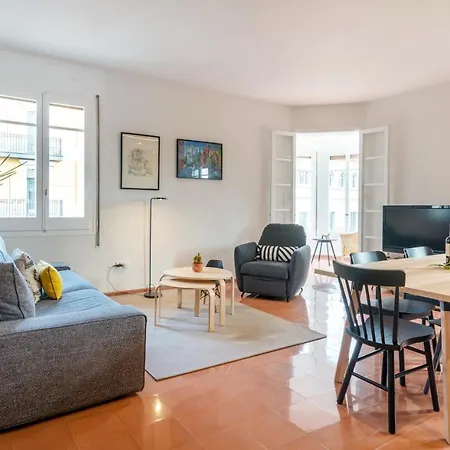 New Floor With A Lot Of Light & Air-con