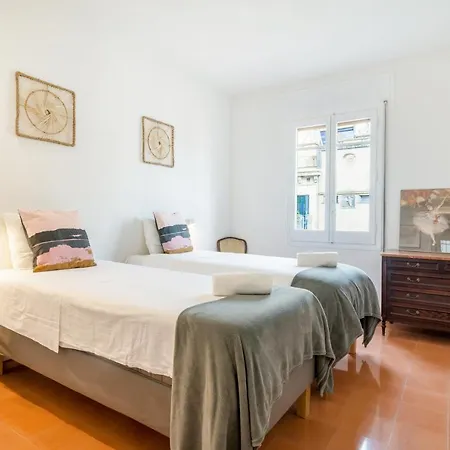 New Floor With A Lot Of Light & Air-con Apartment *