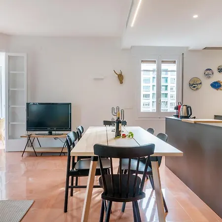 Apartment New Floor With A Lot Of Light & Air-con *