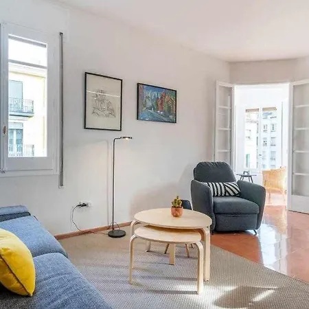 New Floor With A Lot Of Light & Air-con