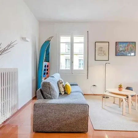 New Floor With A Lot Of Light & Air-con Apartment