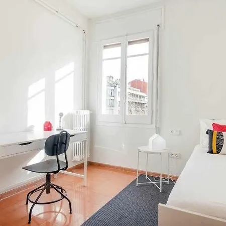 New Floor With A Lot Of Light & Air-con *