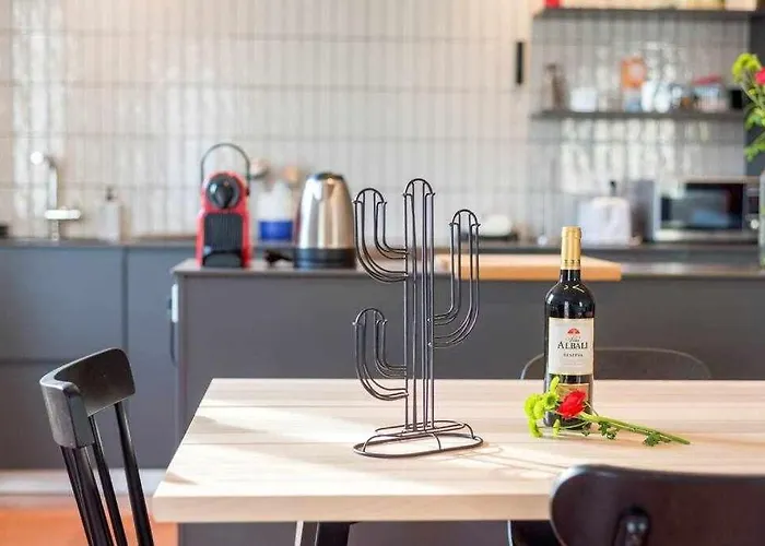 Apartment New Floor With A Lot Of Light & Air-con *