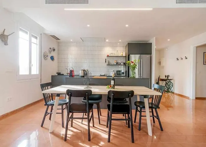 New Floor With A Lot Of Light & Air-con