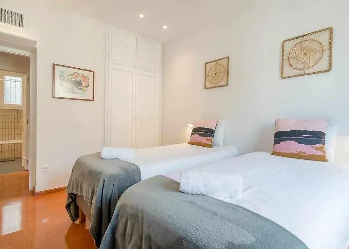 Appartement New Floor With A Lot Of Light & Air-con