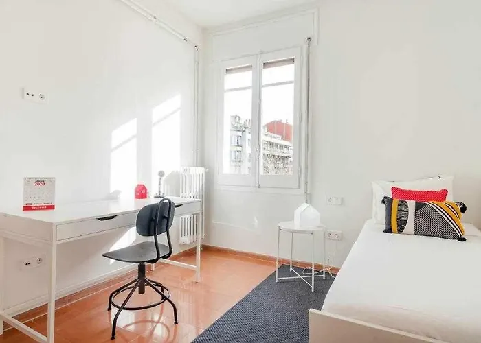 New Floor With A Lot Of Light & Air-con *