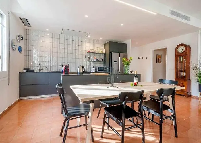 Appartement New Floor With A Lot Of Light & Air-con